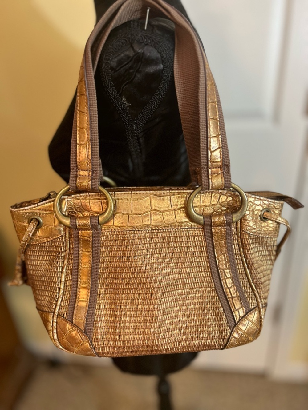 Source Unknown Metallic Gold Croc-Embossed Shoulder Bag
